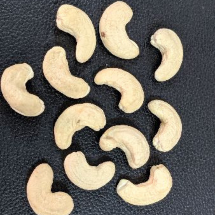 WW240 Cashew Kernels